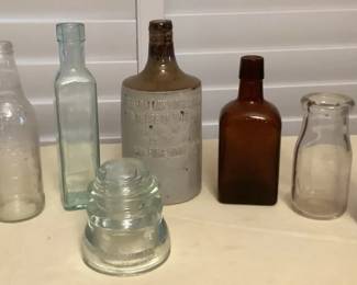 MCJ064 Vintage Hawaiian Milk Bottle, Insulator & Other Bottles