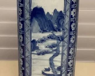 MCJ005 Blue & White Chinese Porcelain Vase On Stand