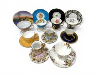 167 VintageRosinaOldRoyalLasVegasTeaCupsSaucersMore