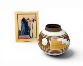 137 BillRabbitCherokeePrintSignedPotteryVaseCollection
