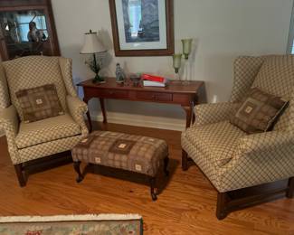 Traditional Upholstered Seating