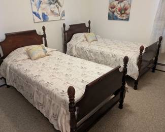 Twin headboard & footboard only NO mattress & box springs