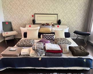 King Linens, Blankets, Pillows