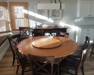 Spectacular round table with attached lazy Susan seats 8