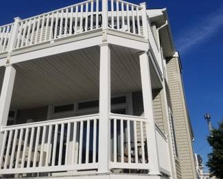 Vinyl railing