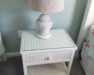 Queen bedroom suite: Nightstand & table lamp detail
