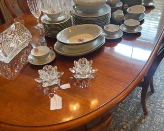 Cherry Queen Anne dining table with two leaves