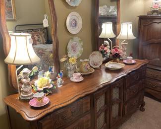 Thomasville French walnut triple dresser with mirrors 