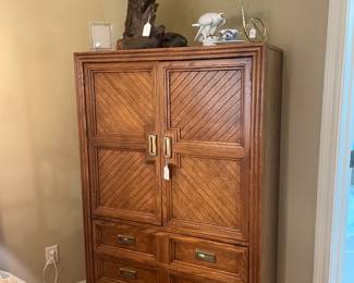 Thomasville/ Huntley retro walnut triple bachelors chest
