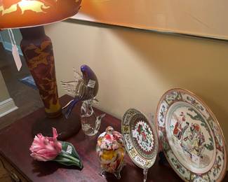 Reproduction Galle art glass lamp with Murano glass bird and oriental plates