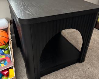 #85 Tyellink End Table 24x22 $125.00