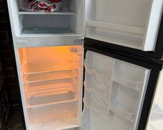 #2 Fridgidaire refrigerator freezer serial # 8A25010750 Dec 2022 $100.00