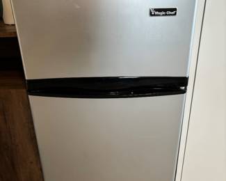 #78 Magic Chef Refrigerator Freezer 33"H $80.00