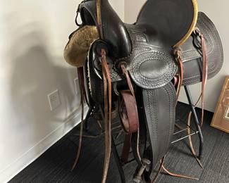 Miles city saddle
