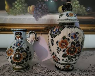 Delft Polychroom Holland Handwerk #410 and #445
