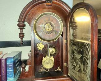 HAS KEY, REGULATING PENDULUM & ORIGINAL GLASS
