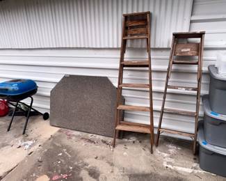 LADDERS, STORAGE CONTAINERS, MARBLE ISLAND TOP