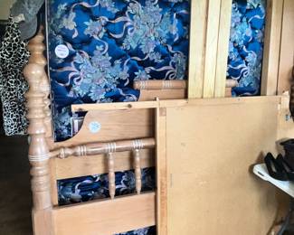 MATCHING KING BED & MATTRESS SET
