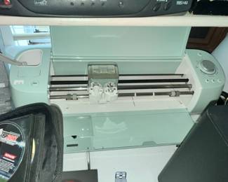 CRICUT MACHINE