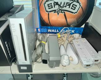 WII VIDEO GAME CONSOLE w/ CONTROLLERS & CABLES