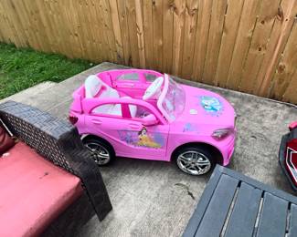 KIDS RIDE-ON TOYS