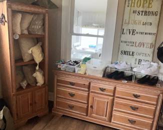 STYLISH WASHED SOLID PINE BEDROOM SET!
