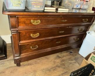 ANTIQUE LOWBOY DRESSER