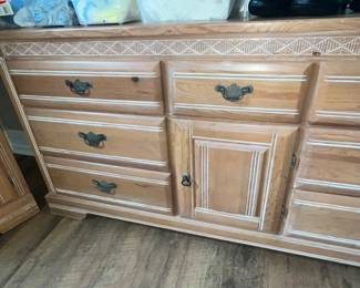 BEAUTIFUL DETAILING - HAS LARGE MATCHING MIRROR