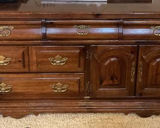 Manor House dresser-70x19x34