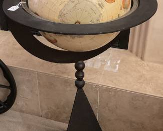 47x27 Tom Torrens globe