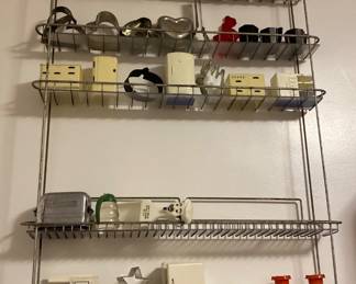 Wire wall shelf great size for small collectibles, has plastic cut for surface