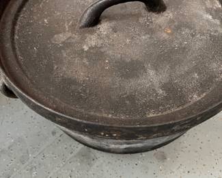 Cast Iron Dutch Oven