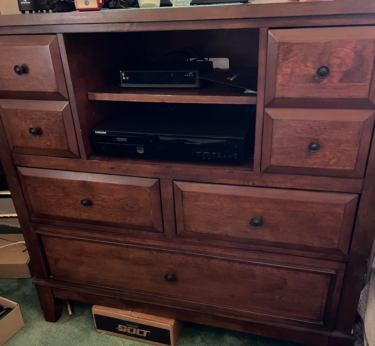 Chest of drawers