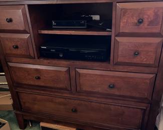 Chest of drawers