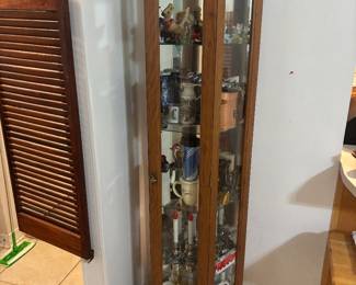 Small lighted Curio $160.00     22.5"w 12"d 70"t