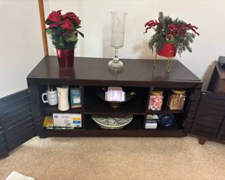 Entertainment Center $125.00      48"W 19'D 21"T