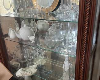 02 Curio Cabinet Crystal Porcelain