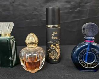 15CT192Perfume And Cologne
