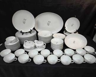 15CT199Fukagawa Arita Handpainted China 97 Count