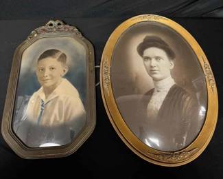 16CT123VVintage Convex Bubble Glass Ornate Frames And Portraits