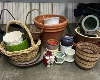 16CT125Mystery Pots Galore