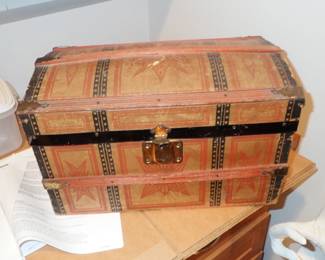 STEAMER TRUNK