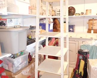 .LARGE MULTI SHELF DISPLAY UNIT WOOD WHITE