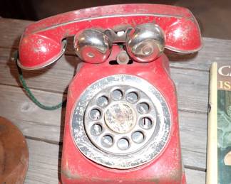 RED PLAY TELEPHONE