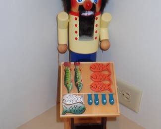 VINTAGE NUT CRACKER