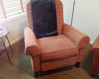 SIDE CHAIR