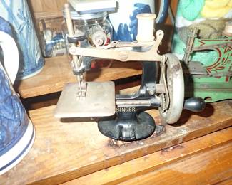 TOY SEWING MACHINES