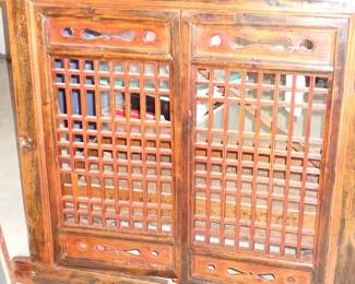 LATTICE DOOR WALL HANGING