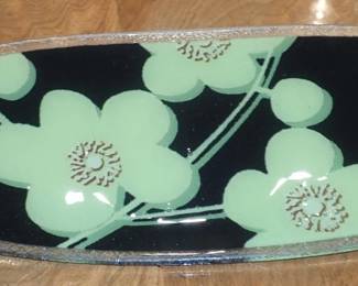 SERVINGING PLATE