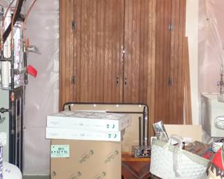 LARGE 2 DOOR WOOD 2 DOOR STORAGE